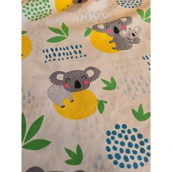 Divine Stretch By JDM White KOALA BEAR Lemon Scrub Top Short Sleeve Sz XL - Picture 5 of 6